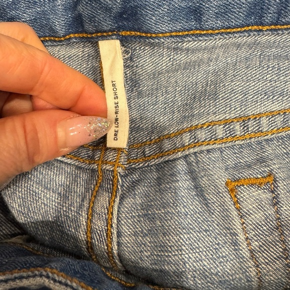 Rag & Bone Dre Low-Rise Distressed Shorts 34 - Picture 4 of 6